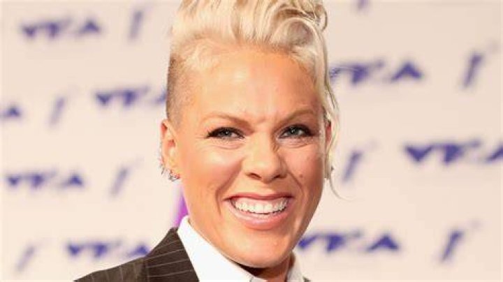 Alecia Holden Net Worth 2024