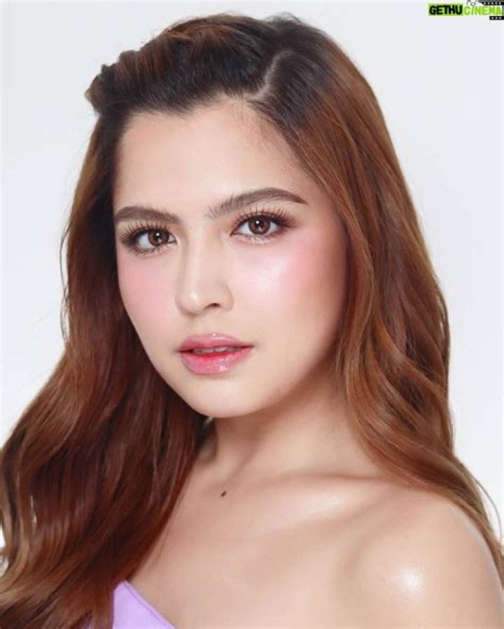 Alexa Ilacad Alexa Ilacad