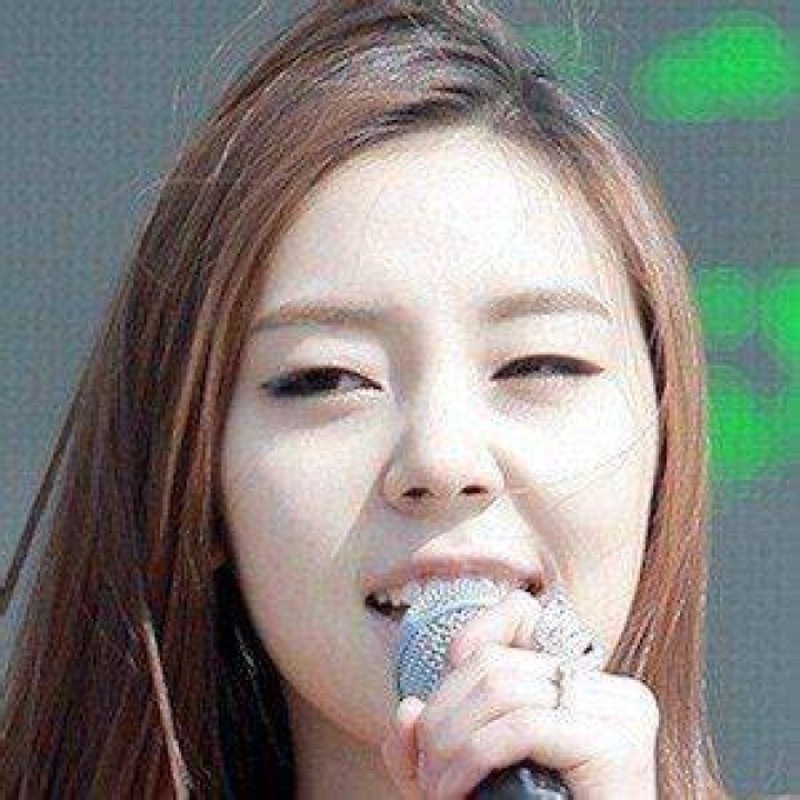 Ashley Choi Net Worth