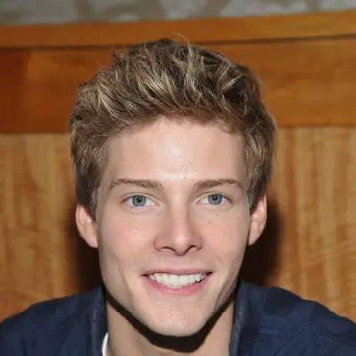 Hunter Parrish Net Worth