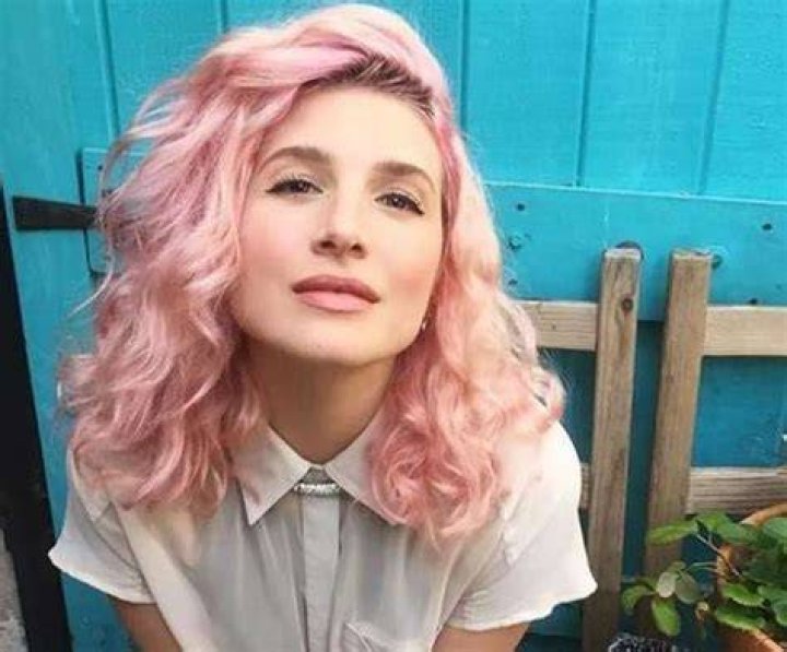 Kate Albrecht Net Worth