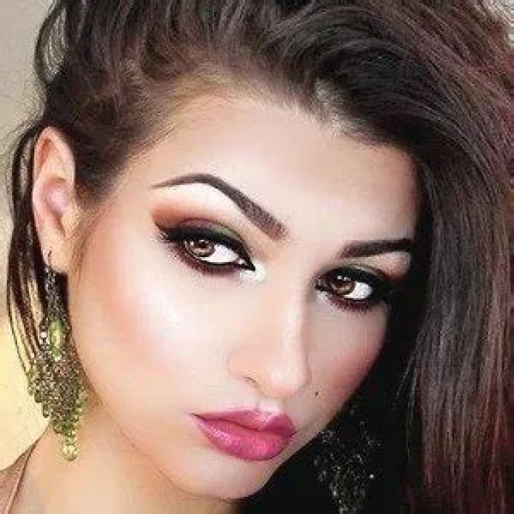 Neda Yasee Net Worth