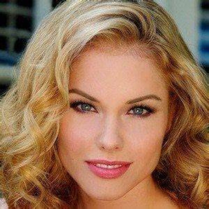 Stephanie Bennett Net Worth